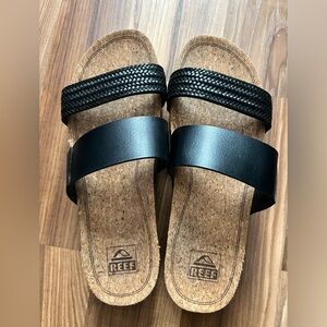 Reef Cushion Vista Hi sandals in black braid